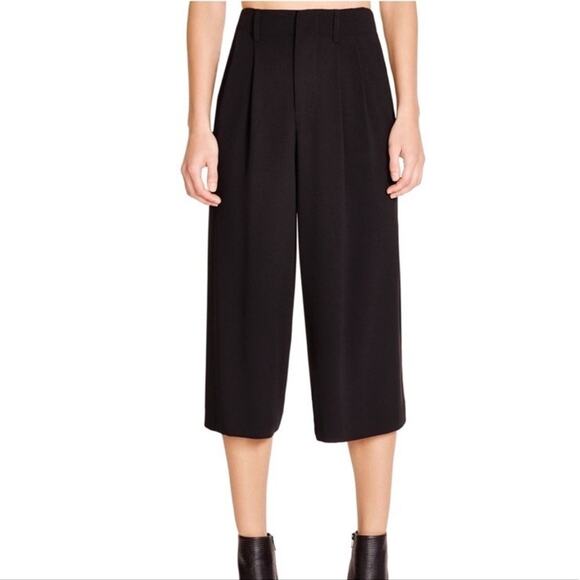Alice + Olivia Employed Ken Pleated Wide Leg Culottes Shorts Women’s Size 8